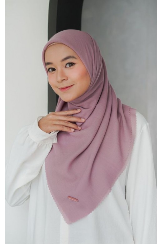 Hijab Segi 4 Voal Gucci Lasercut Taro